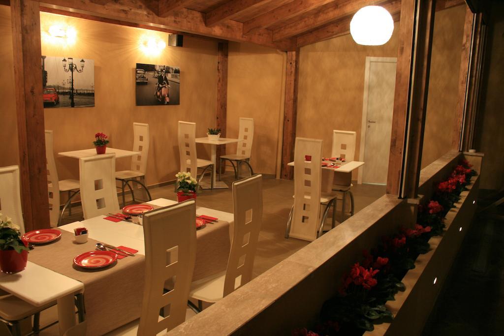 Tango Hotel Rome Buitenkant foto