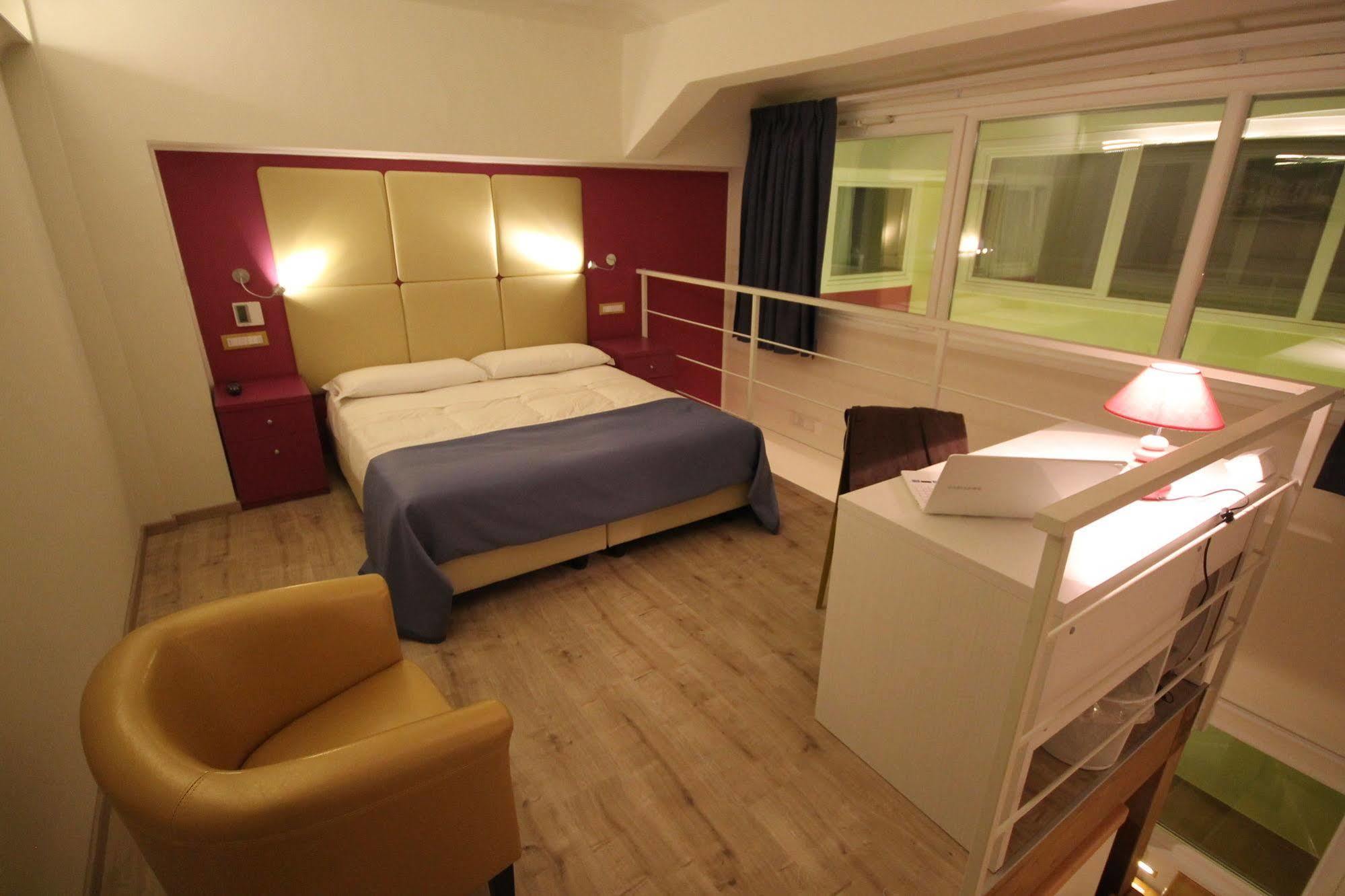 Tango Hotel Rome Buitenkant foto